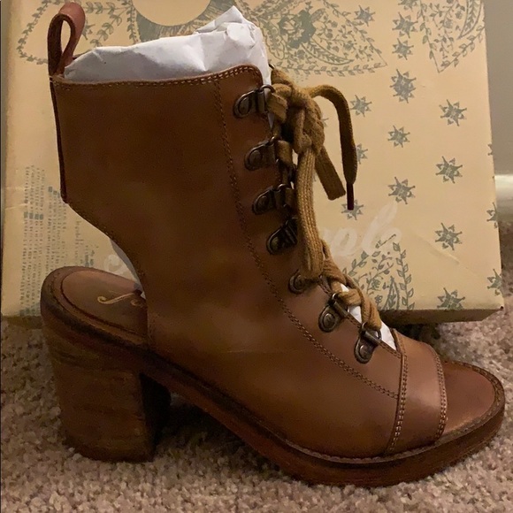 Shoes - Picture 2 of 2